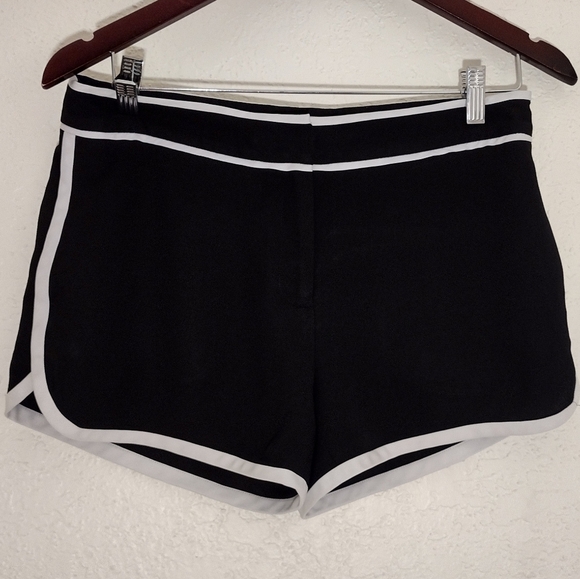 Diane Von Furstenberg Black Dress Shorts With White Trim - Picture 1 of 5